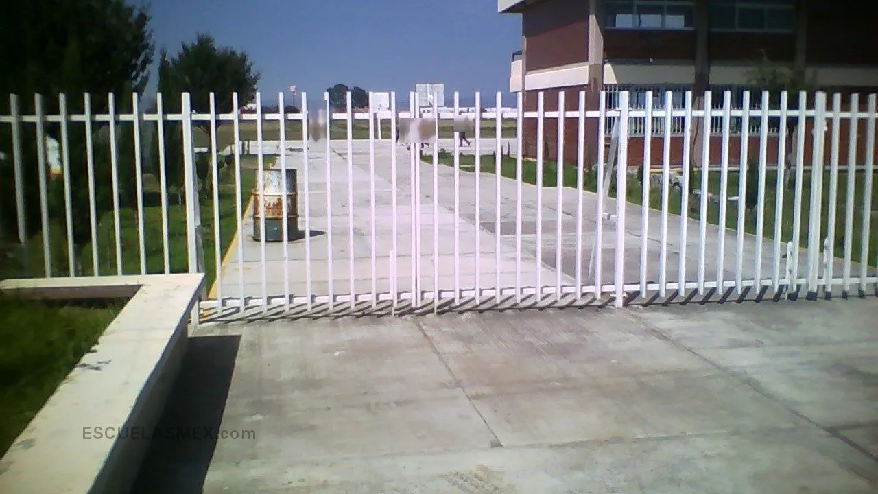 C.e. Profesor Enrique Martinez Marquez Entrada