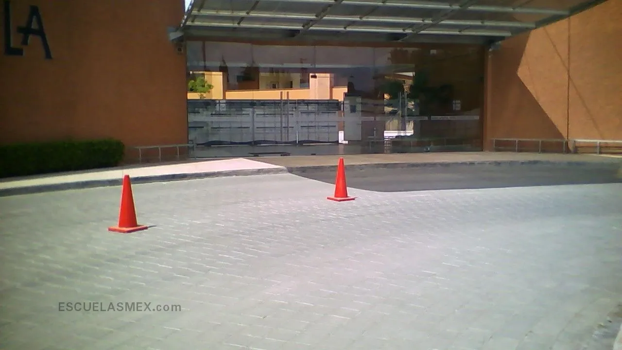 Colegio Karol Wojtyla Entrada