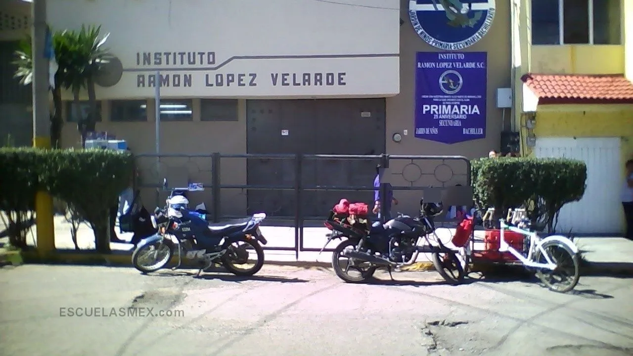 Instituto Ramon Lopez Velarde S.c. Entrada