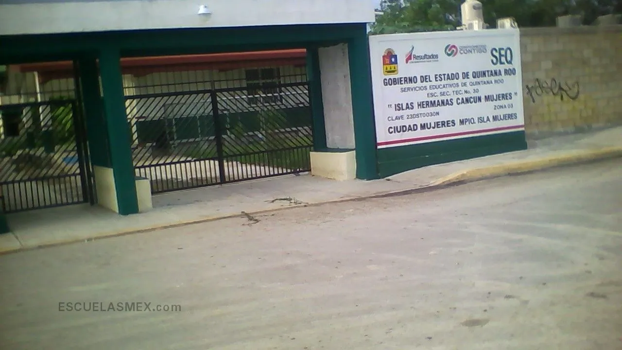 Islas Hermanas Cancún Mujeres Entrada