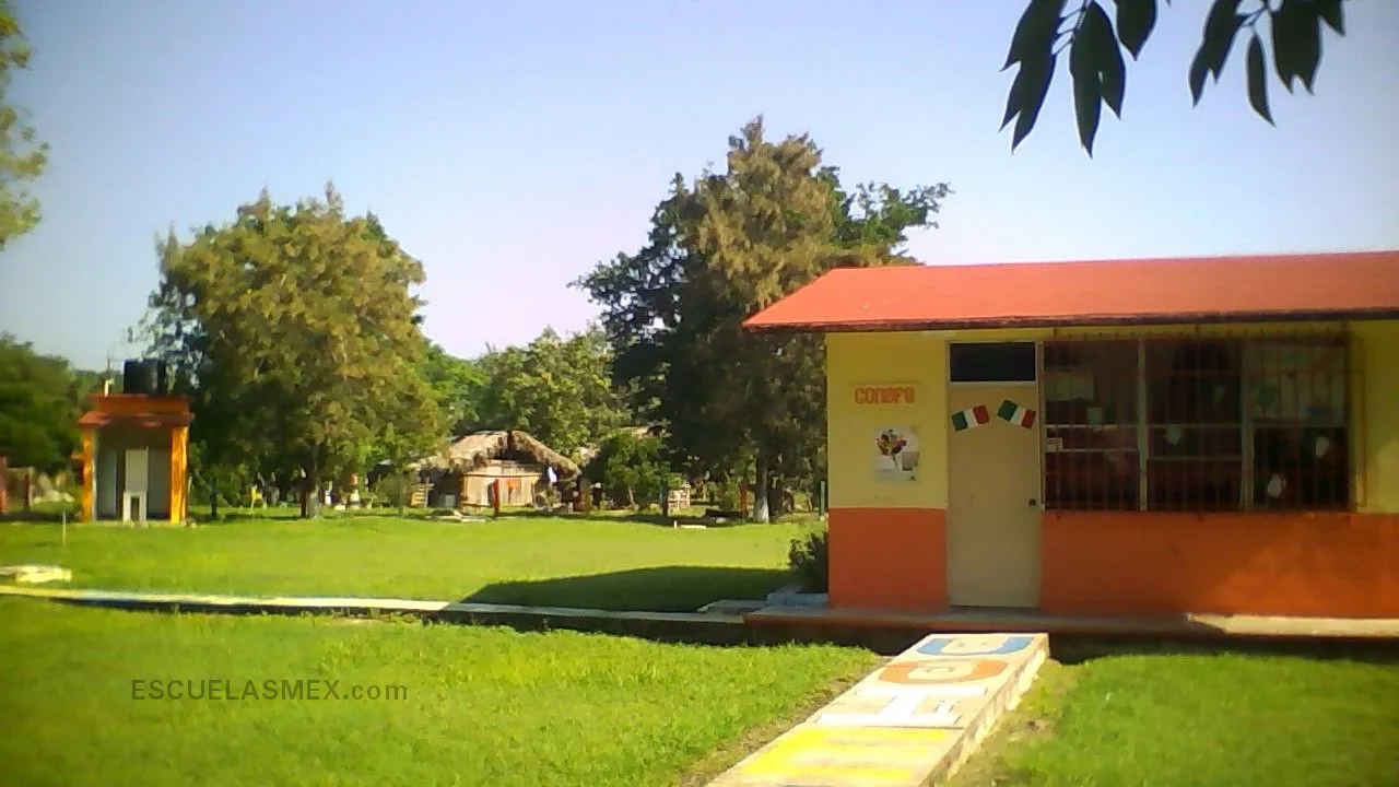 Lazaro Cardenas Entrada
