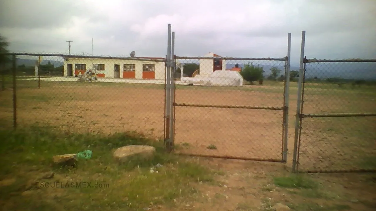 Tierra y Libertad Entrada