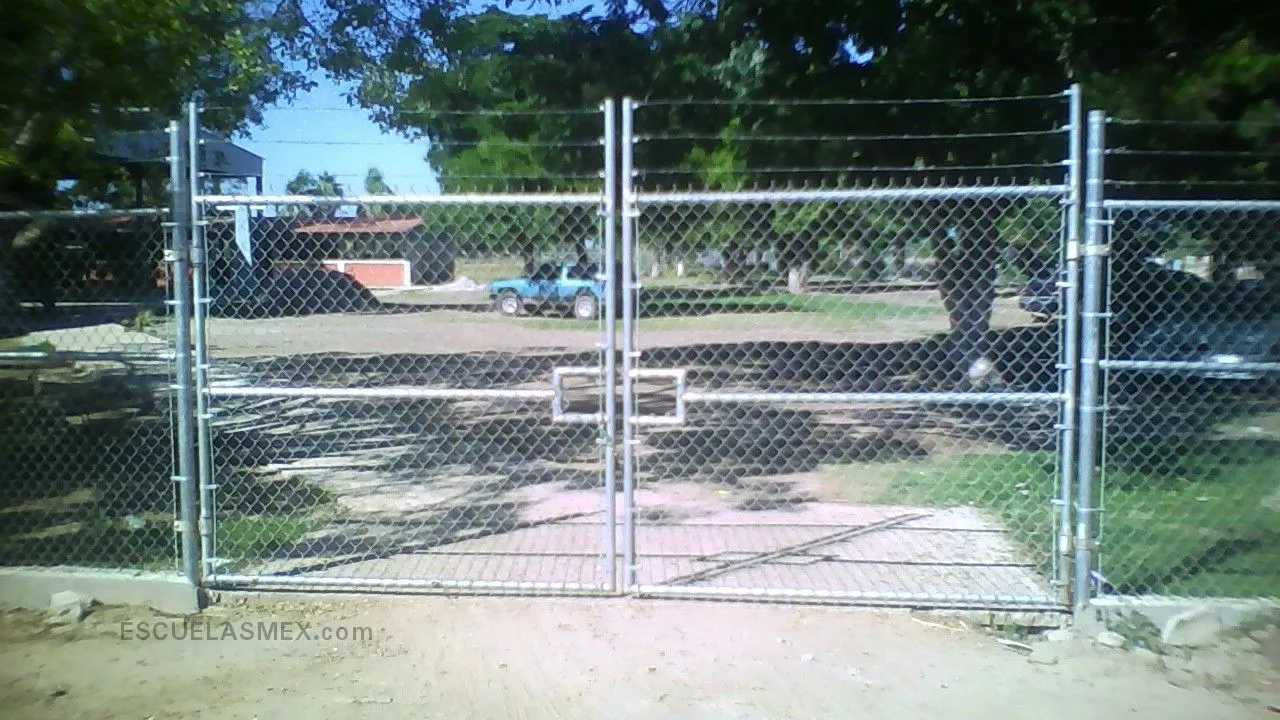 Tierra y Libertad Entrada