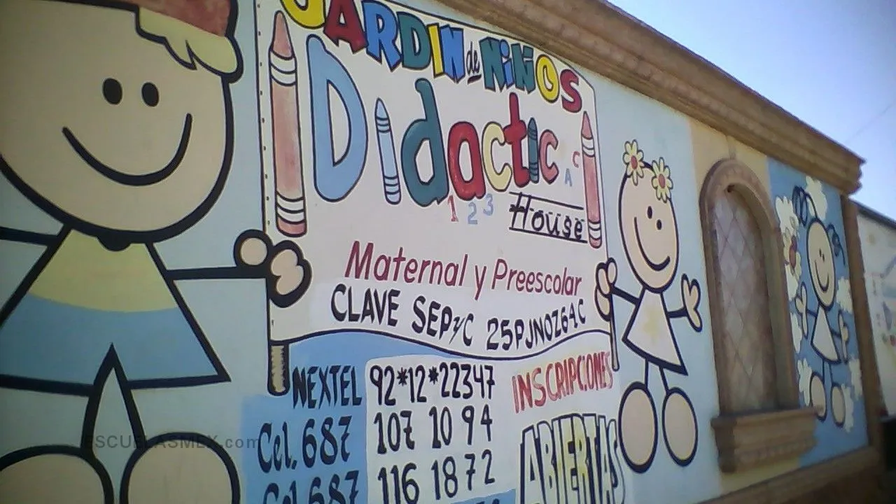 Didactic House, S.c. Entrada