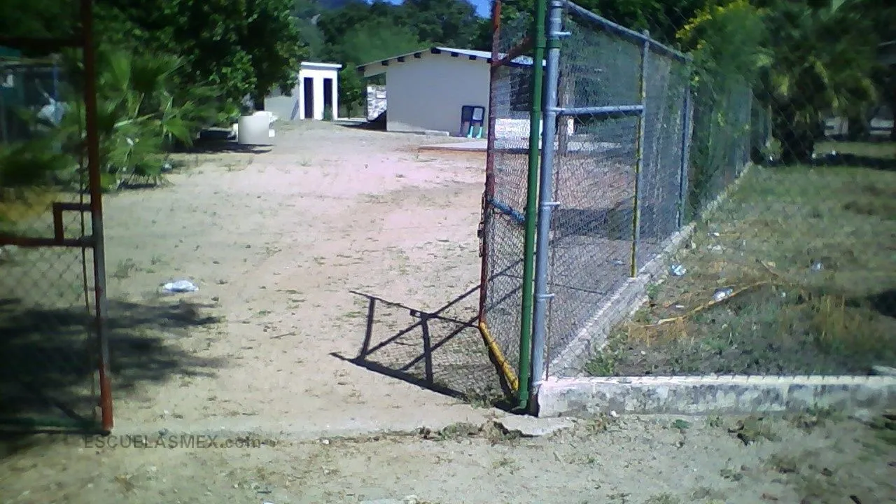 Los Cerritos Entrada