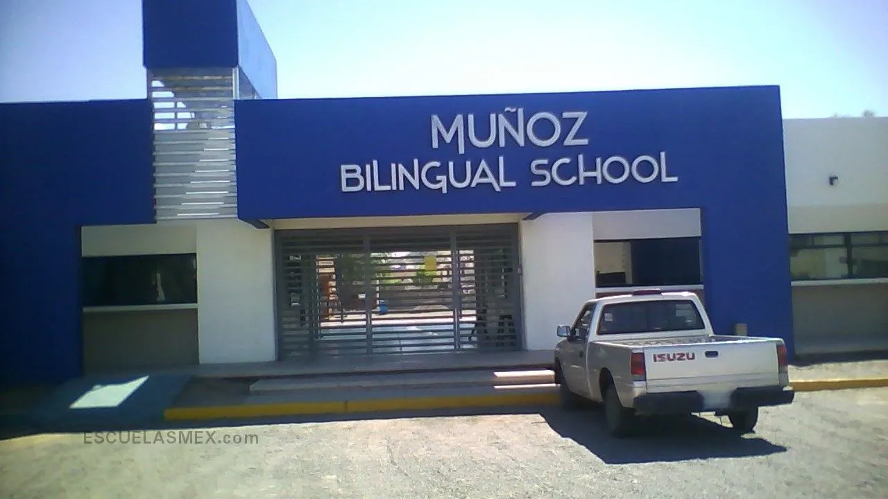 Mu¥oz Bilingual School Entrada