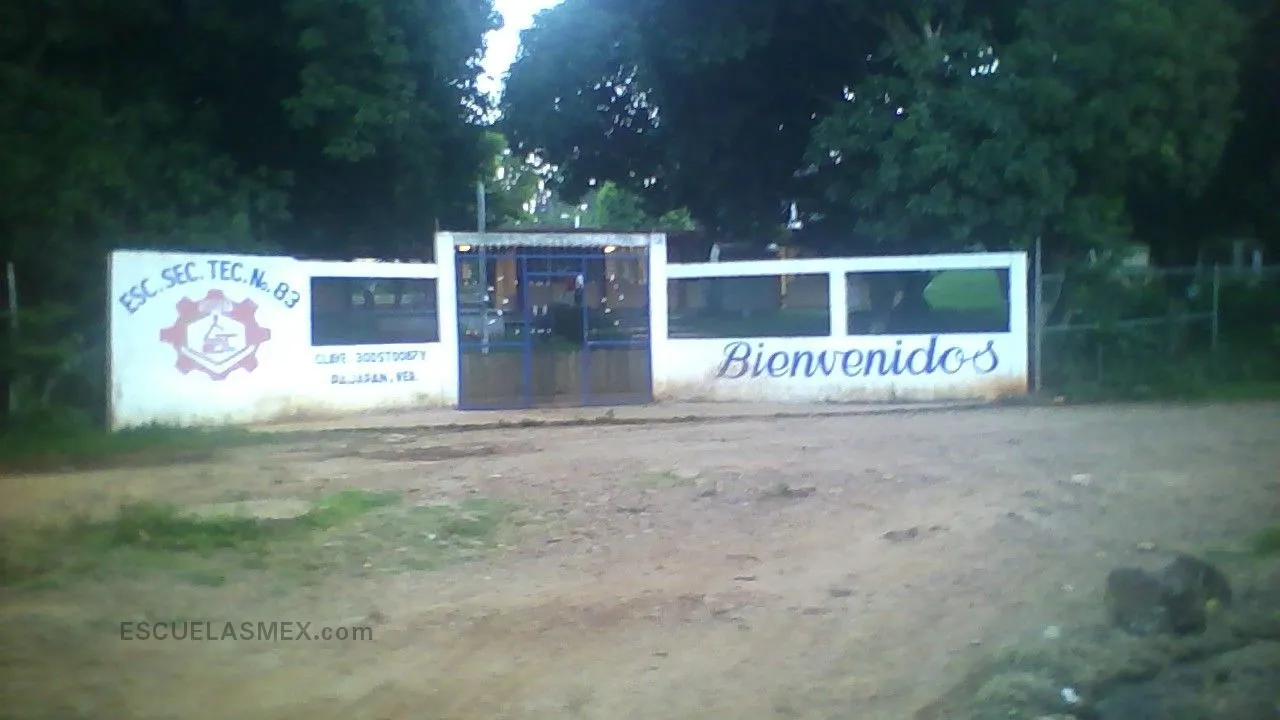 Secundaria Tecnica Industrial Num. 83 Entrada