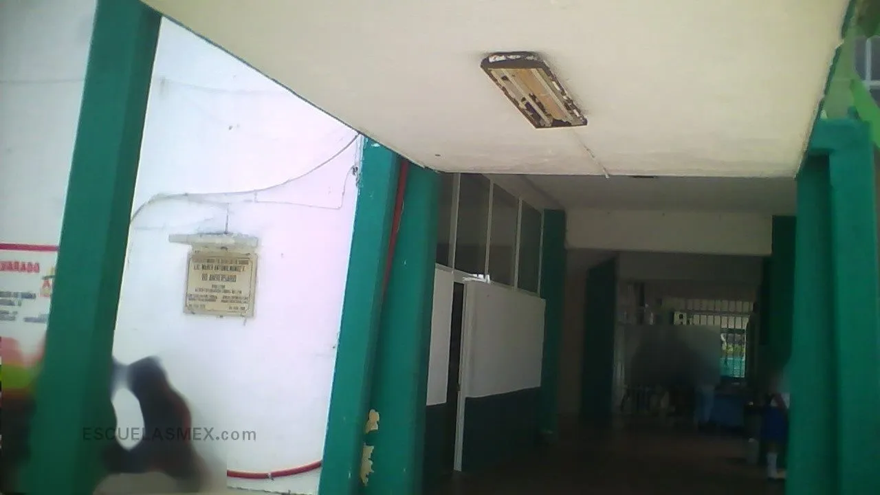 Escuela Secundaria Oficial "a"  Lic. Marco Antonio Muñoz T. Entrada