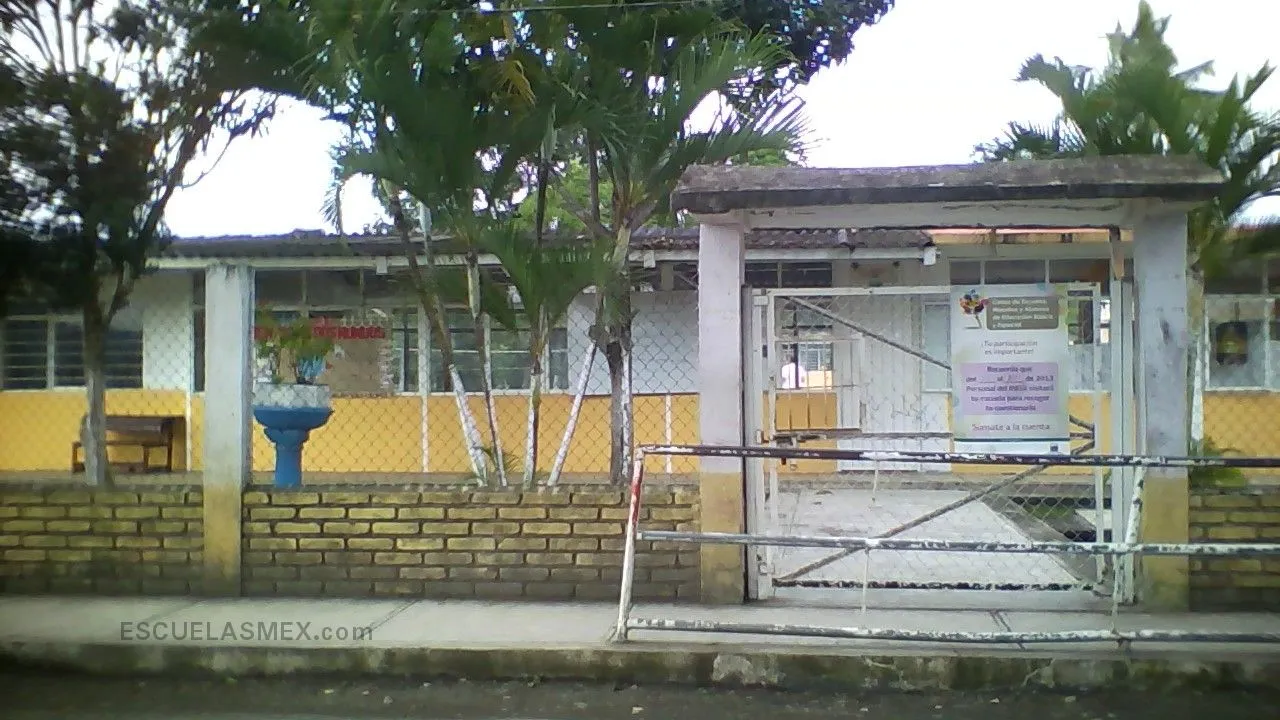 Dr. Eduardo R. Coronel Entrada