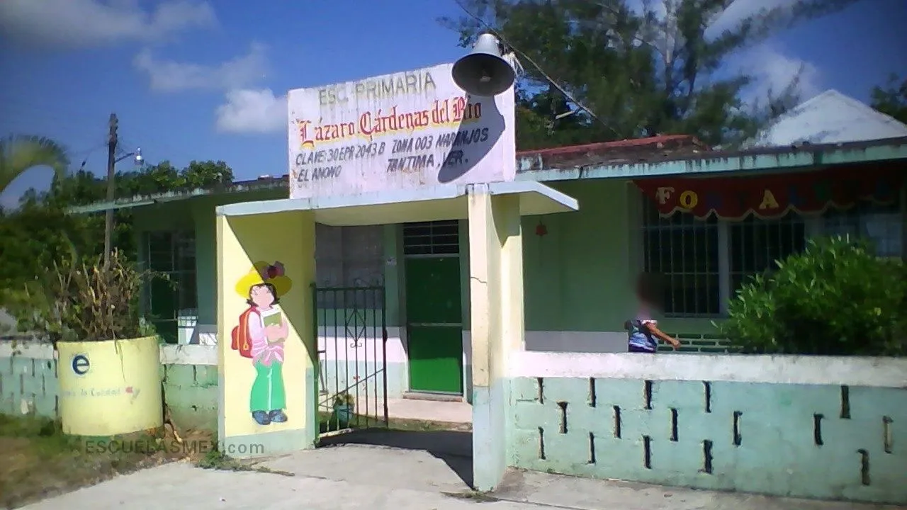 Lazaro Cardenas del Rio Entrada