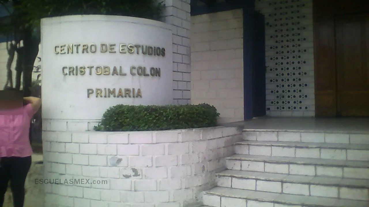 Centro de Estudios Cristobal Colon, A.c. Entrada