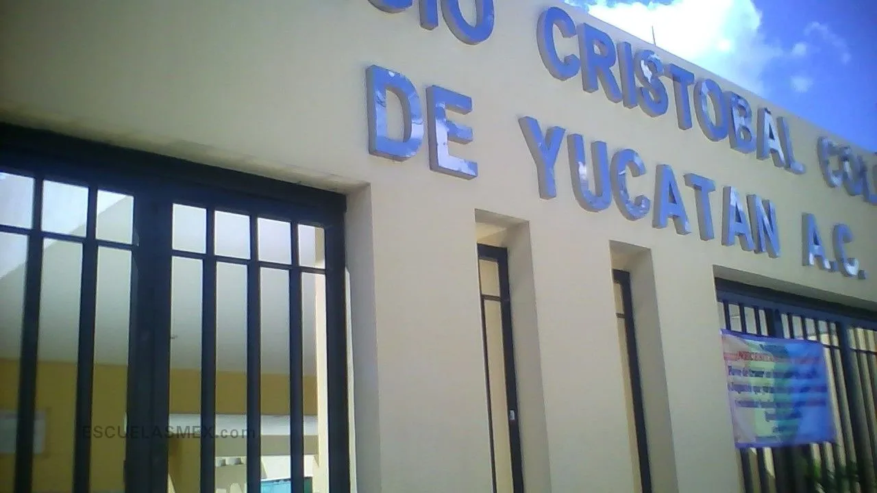 Cristobal Colon de Yucatan, A.c. Entrada