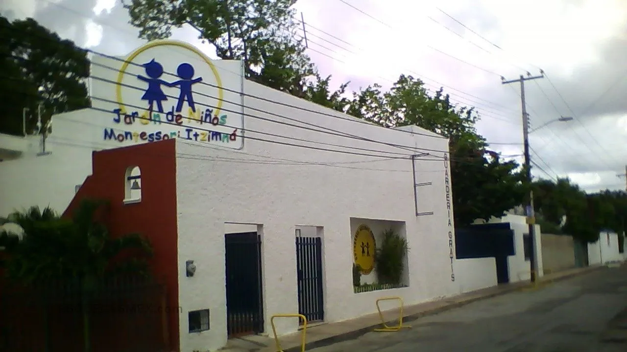 Guarderia y Jardin de Niños Montessori Itzimna Entrada