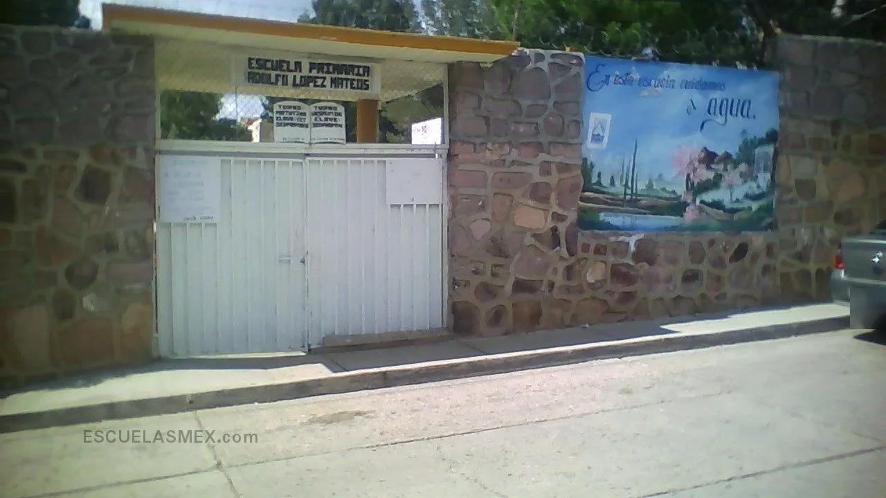 Adolfo López Mateos Entrada