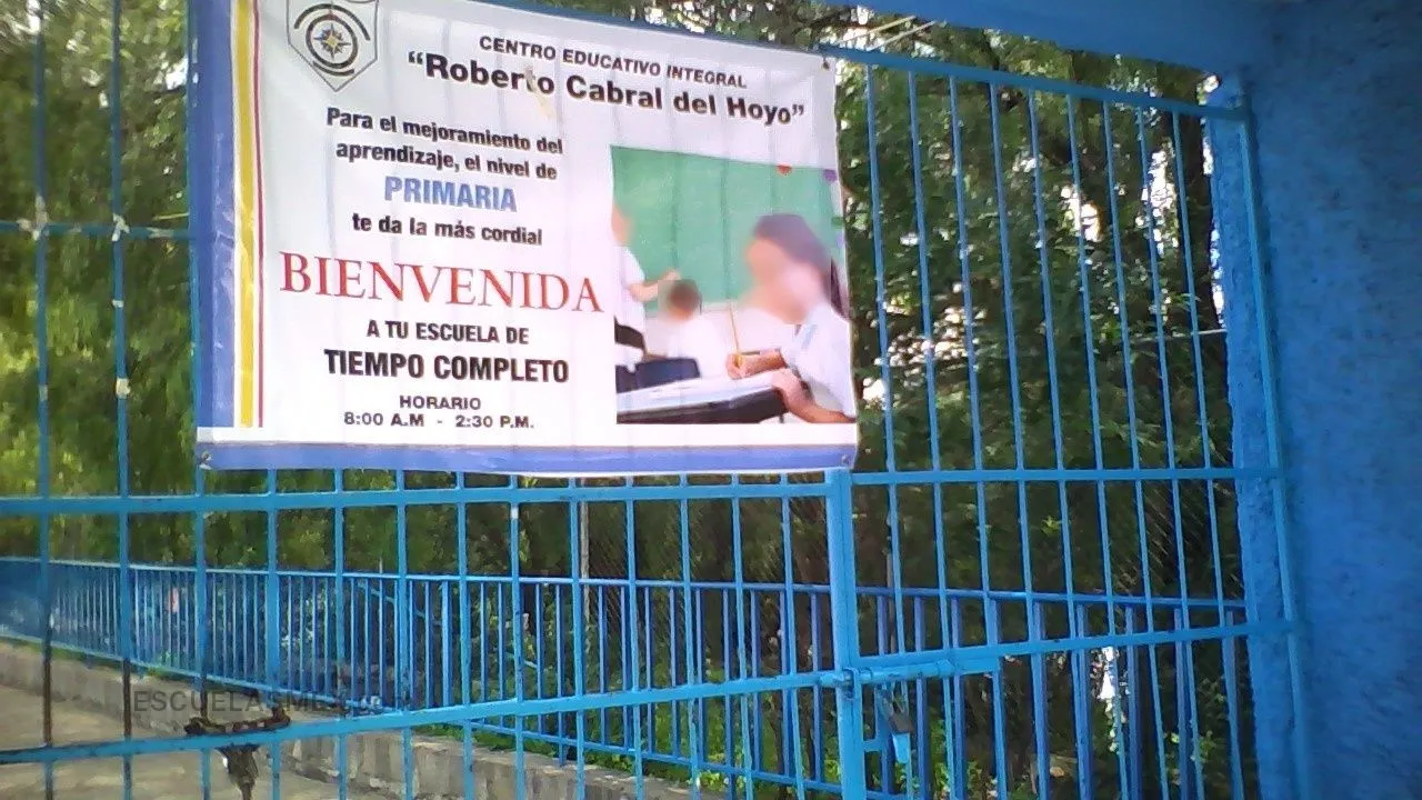 """centro Educativo Integrado Roberto Cabral del Hoyo""" Entrada